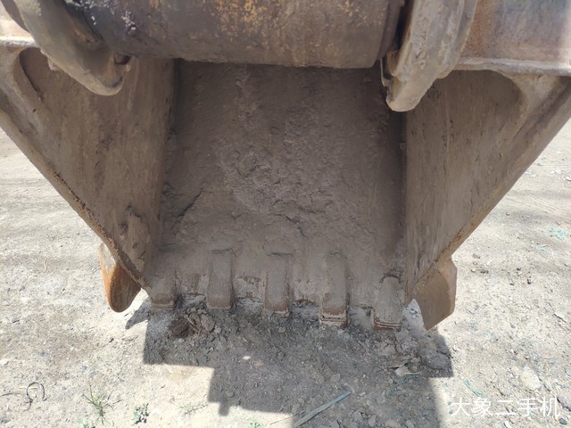 柳工 CLG225 挖掘机