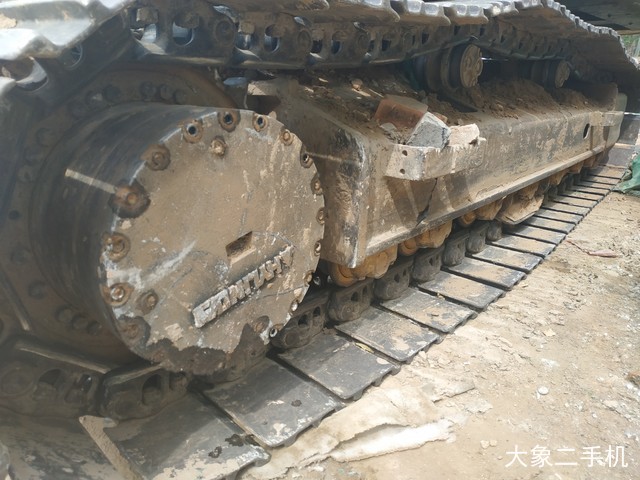 现代 R215-7C 挖掘机
