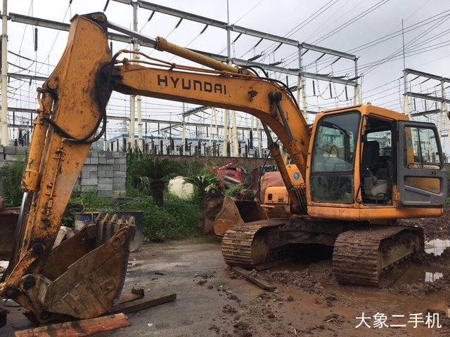 现代 R150LC-7 挖掘机