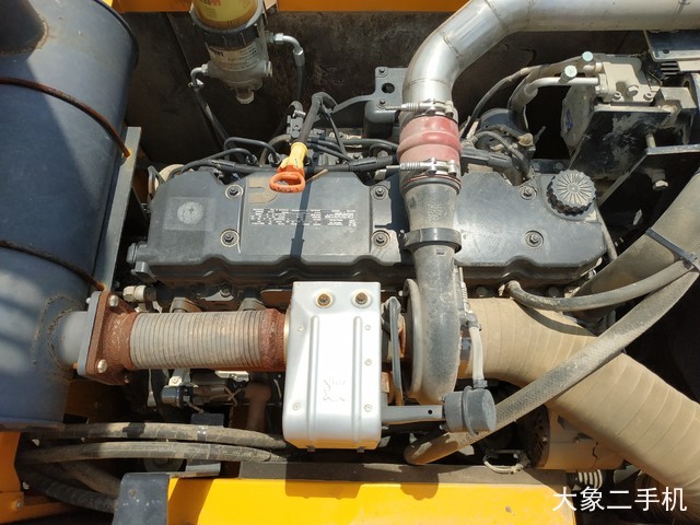 龙工 LG6225E 挖掘机