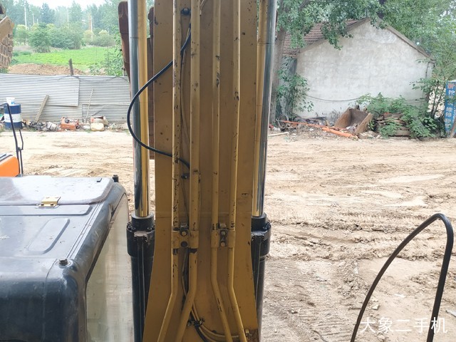 卡特彼勒 323DL 挖掘机