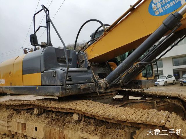 徐工 XE370C 挖掘机