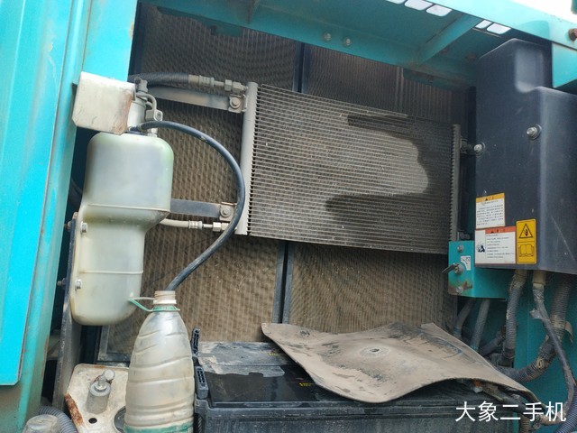 神钢 SK270D-8 挖掘机