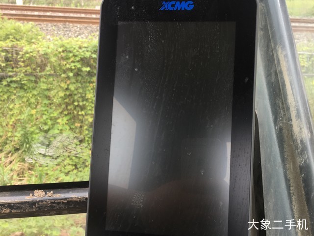 徐工 XE270DK 挖掘机