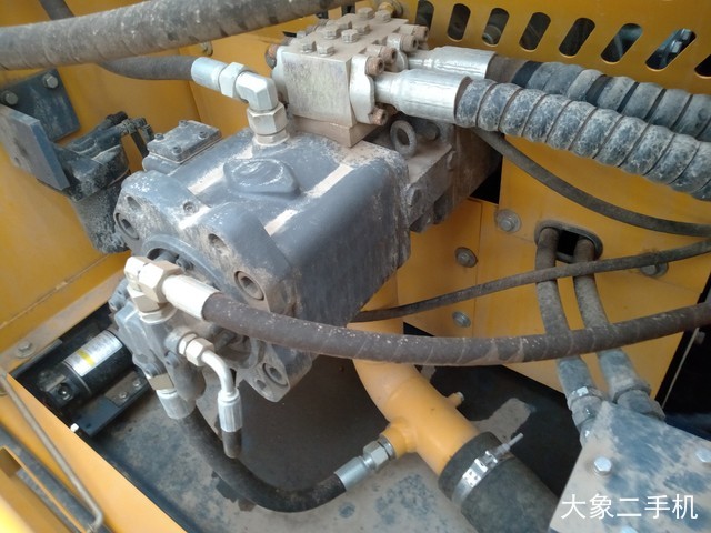 恒岳重工 HY215-8 挖掘机