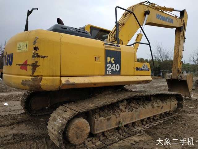 小松 PC240LC-8M0 挖掘机