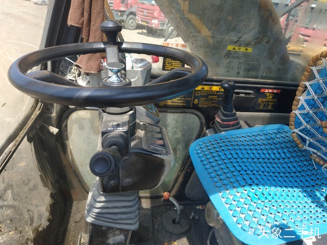 现代 R220-5 挖掘机