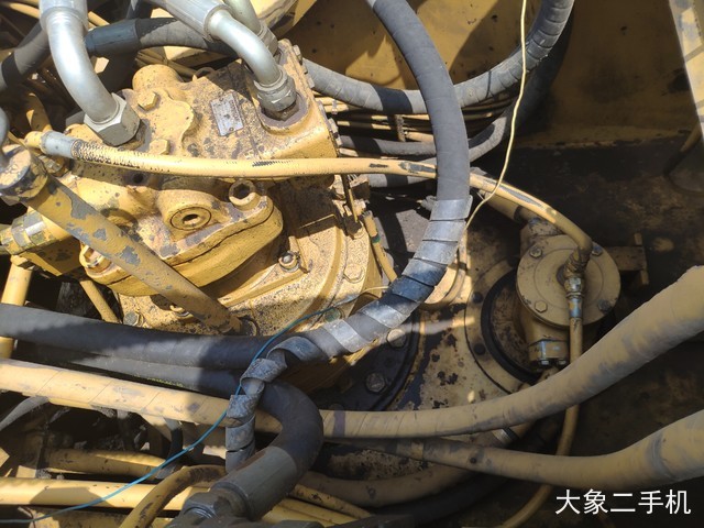 卡特彼勒 325B 挖掘机