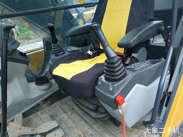 约翰迪尔 E210 LC 挖掘机