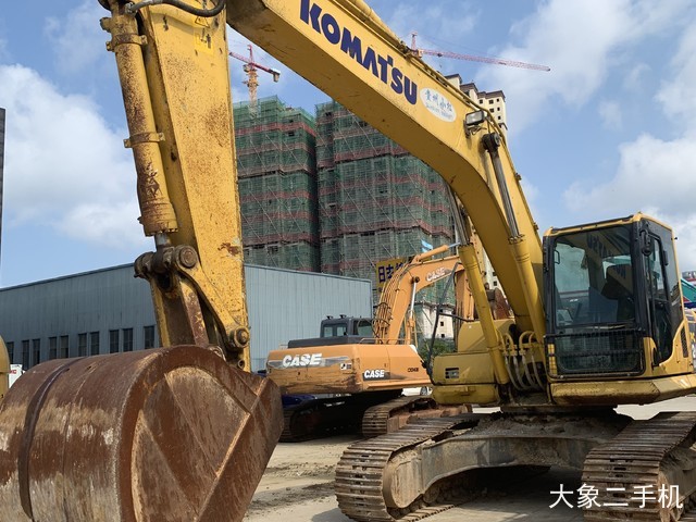 小松 PC240LC-8M0 挖掘机