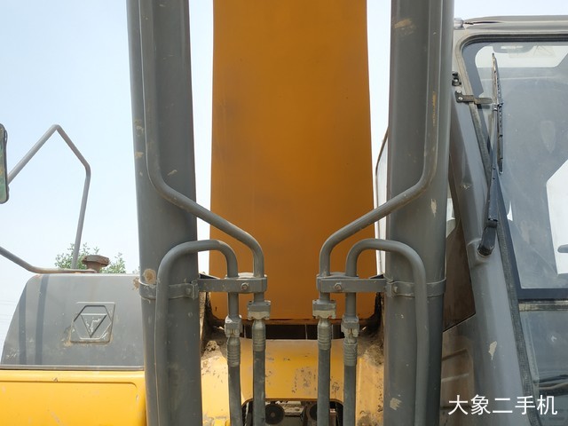 徐工 XE370CA 挖掘机