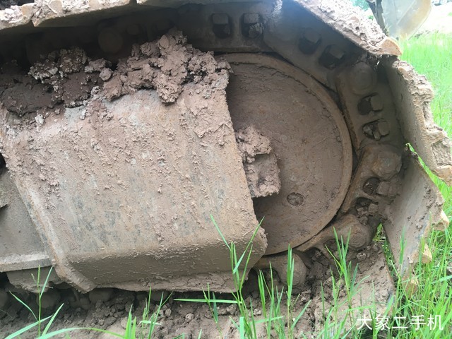 现代 R215-7C 挖掘机