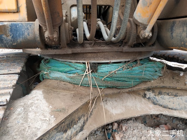 现代 R215-7C 挖掘机