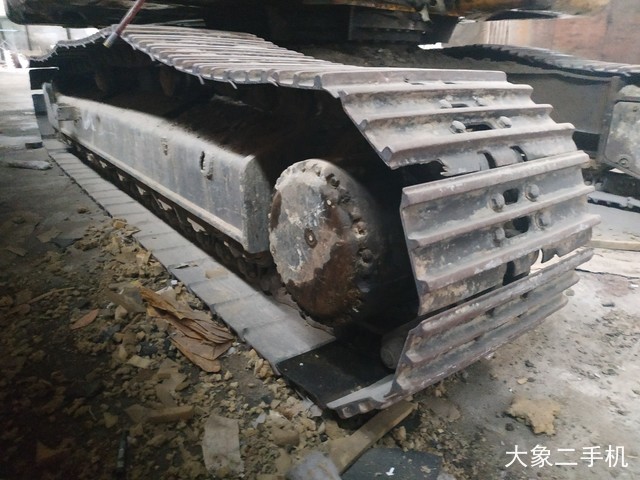 现代 R225LC-7 挖掘机