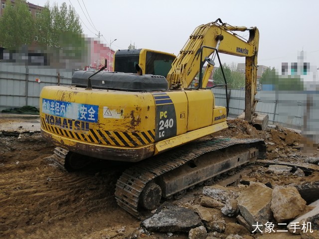小松 PC240LC-8 挖掘机