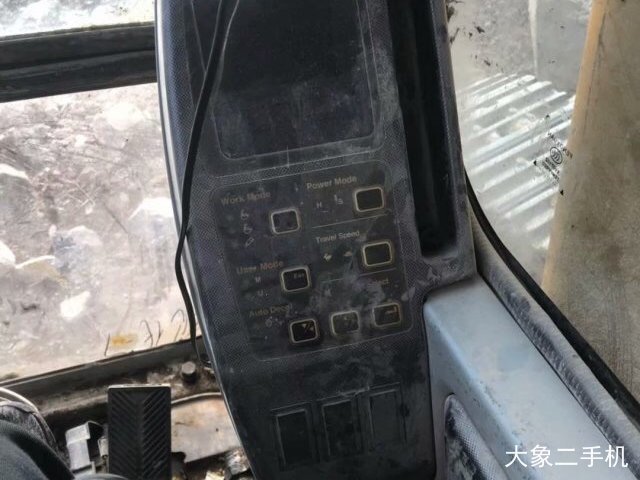 现代 R225LC-7 挖掘机