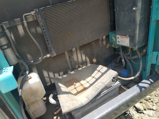 神钢 SK260LC-8 挖掘机