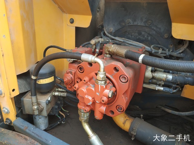 现代 R150LC-9 挖掘机