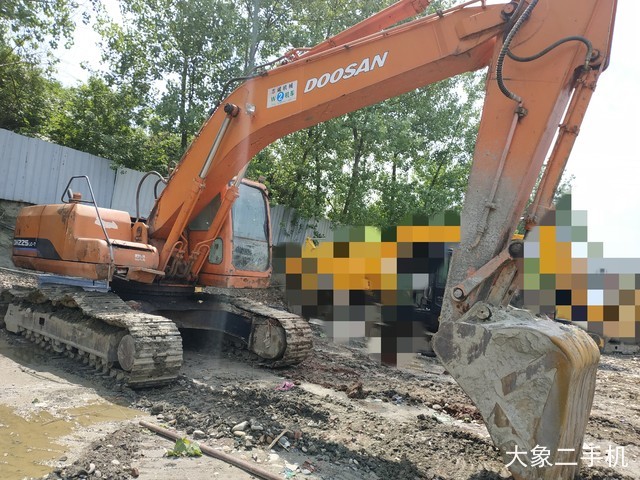 斗山 DH220-5 挖掘机