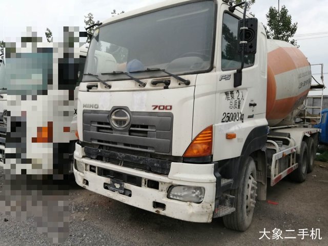 中联重科 ZLJ5256GJBGH日野 搅拌运输车