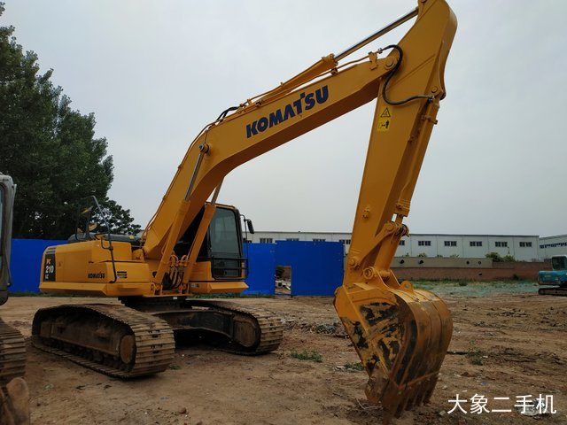 小松 PC210LC-8M0 挖掘机