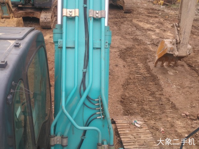 神钢 SK210LC-8 挖掘机
