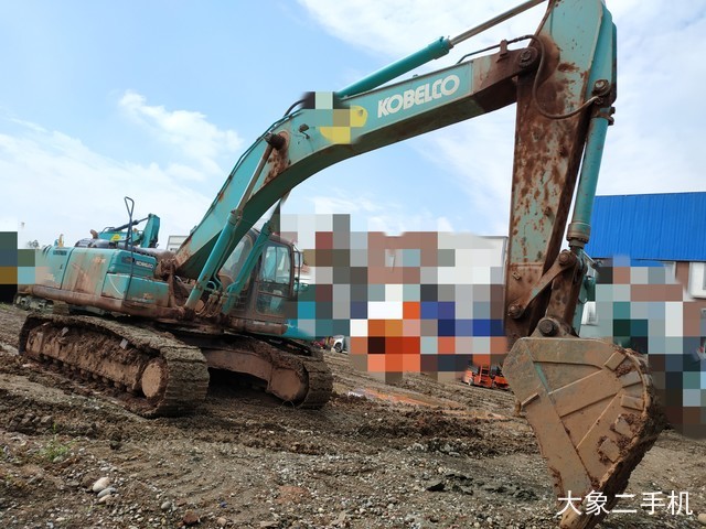 神钢 SK210LC-8 挖掘机