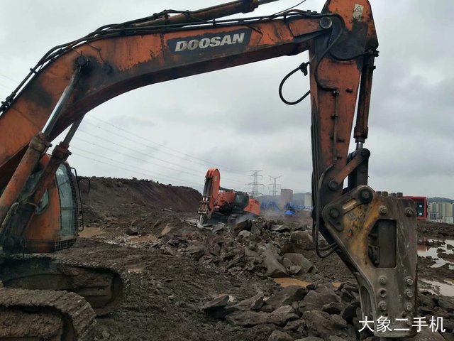 斗山 DH420LC-7 挖掘机