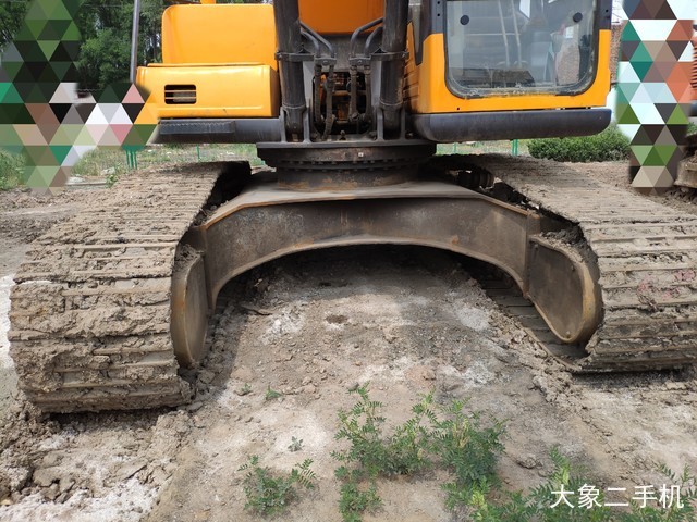 三一重工 SY215C-8 挖掘机