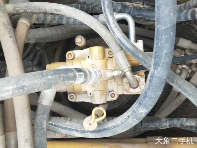 卡特彼勒 323DL 挖掘机