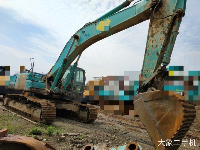 神钢 SK210LC-8 挖掘机