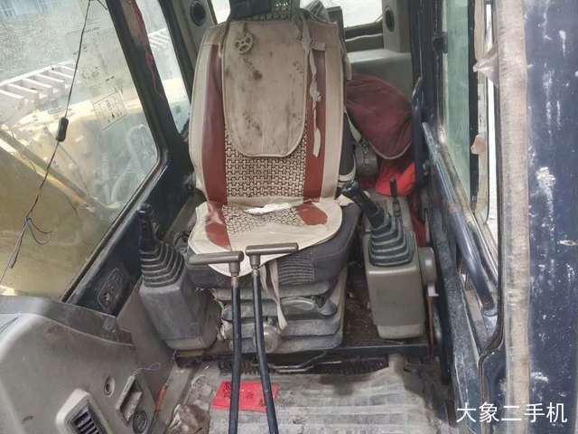 现代 R80-7 挖掘机