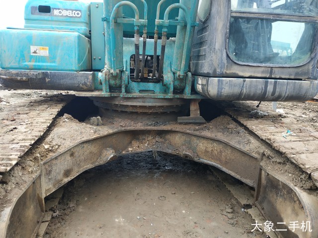 神钢 SK250-8 挖掘机