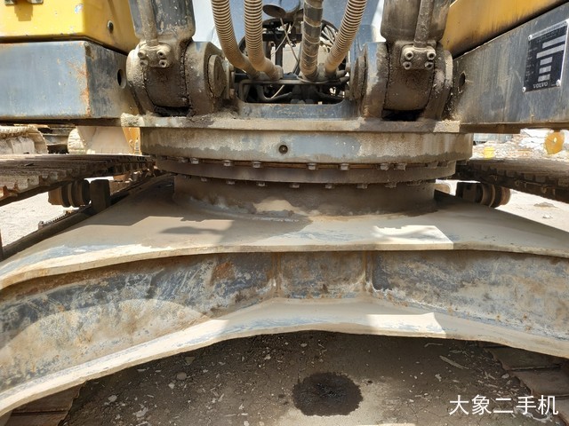 沃尔沃 EC210BLC 挖掘机