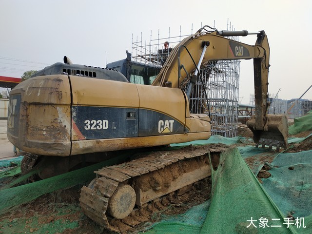 卡特彼勒 323DL 挖掘机