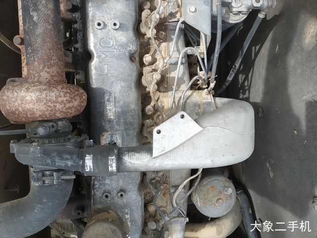 现代 R215-7 挖掘机