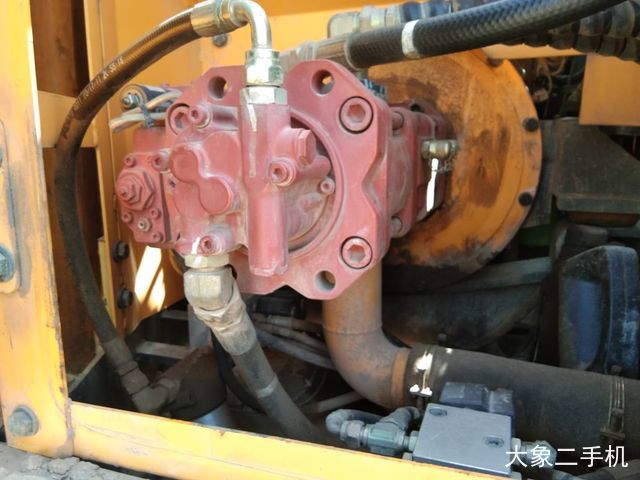 现代 R110-7 挖掘机