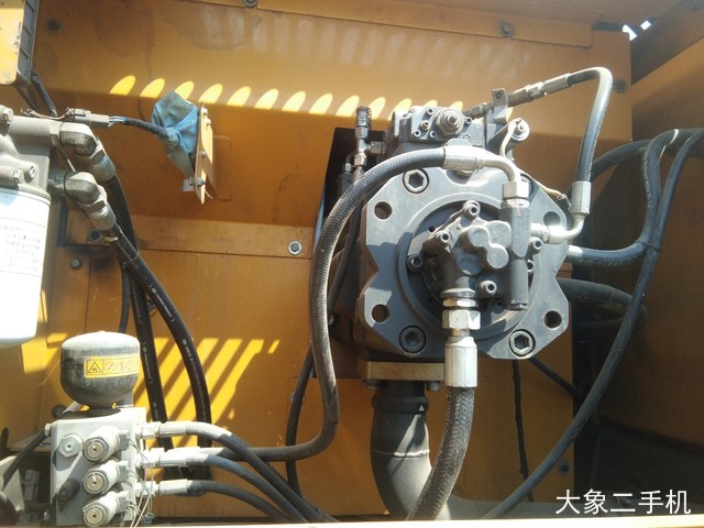 徐工 XE370CA 挖掘机