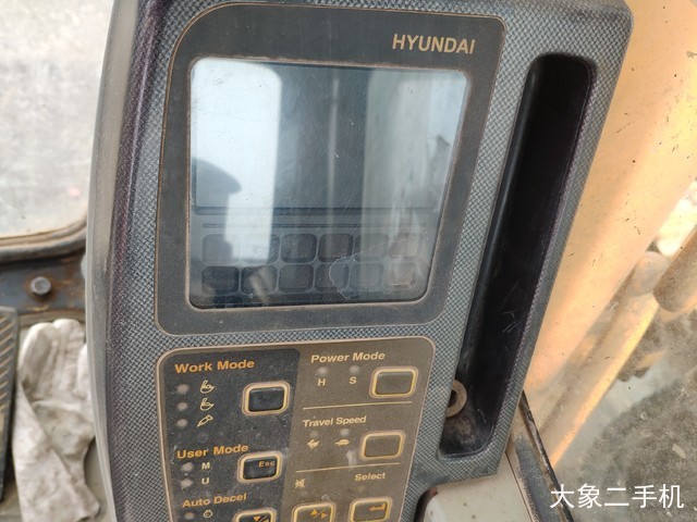 现代 R265LC-7 挖掘机