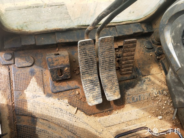 龙工 LG6235 挖掘机