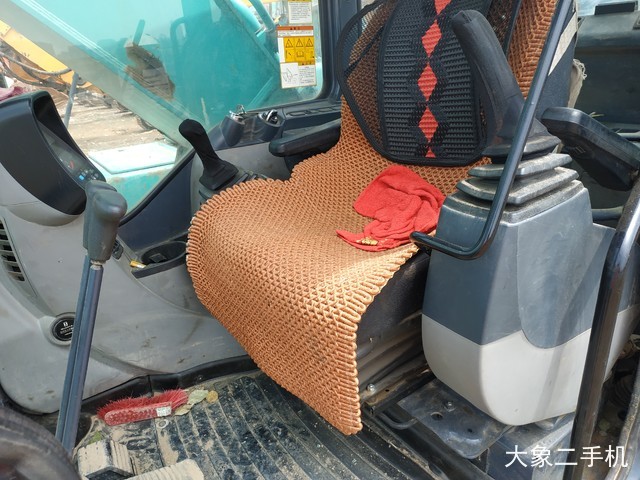 神钢 SK260LC-8 挖掘机