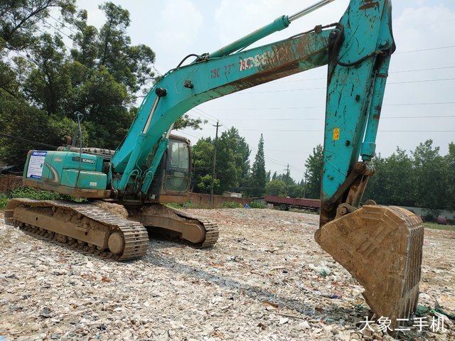 神钢 SK260LC-8 挖掘机