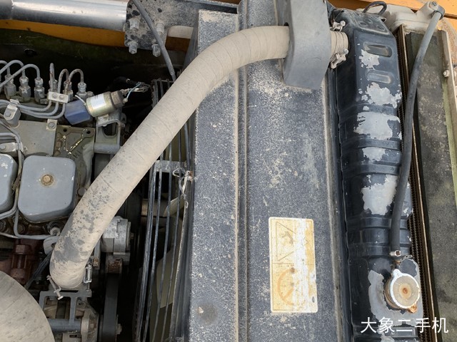 现代 R215-7C 挖掘机