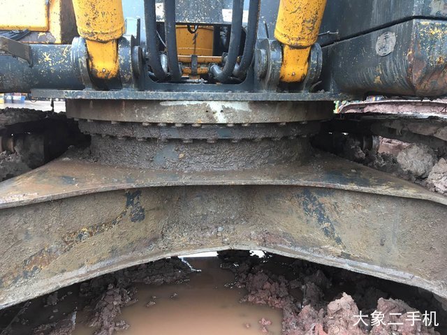 现代 R305LC-7 挖掘机