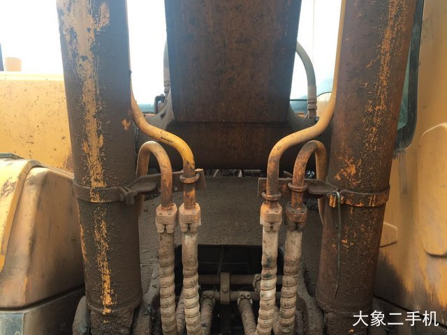 现代 R225LC-9T 挖掘机