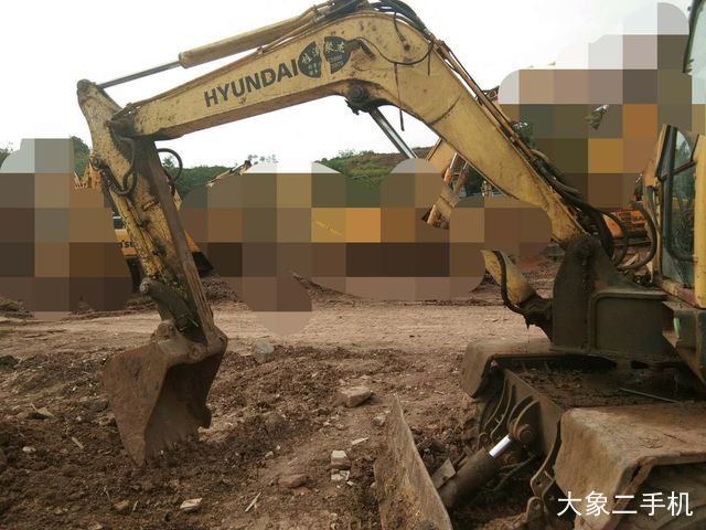 现代 R60-9 挖掘机