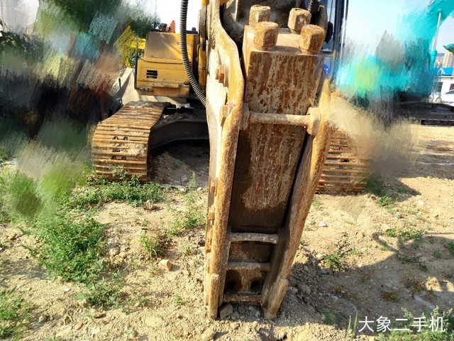 徐工 XE260C 挖掘机