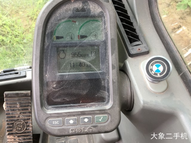 山东临工 LG6135E 挖掘机