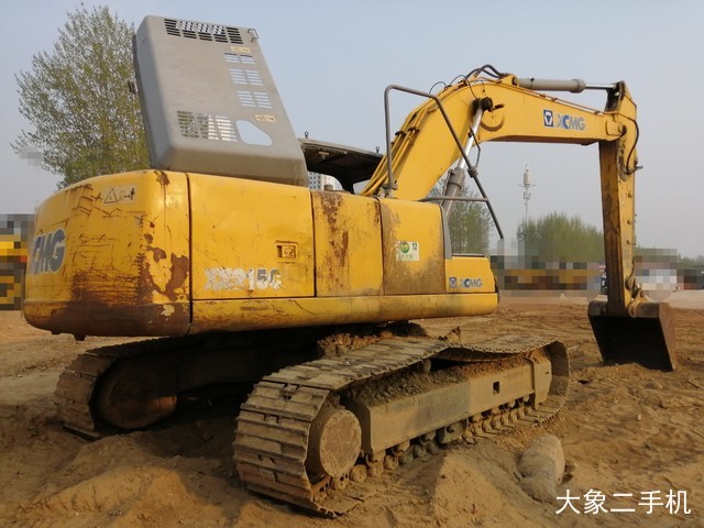 徐工 XE215C 挖掘机