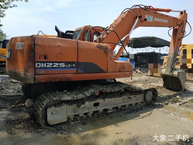 斗山 DH220-5 挖掘机